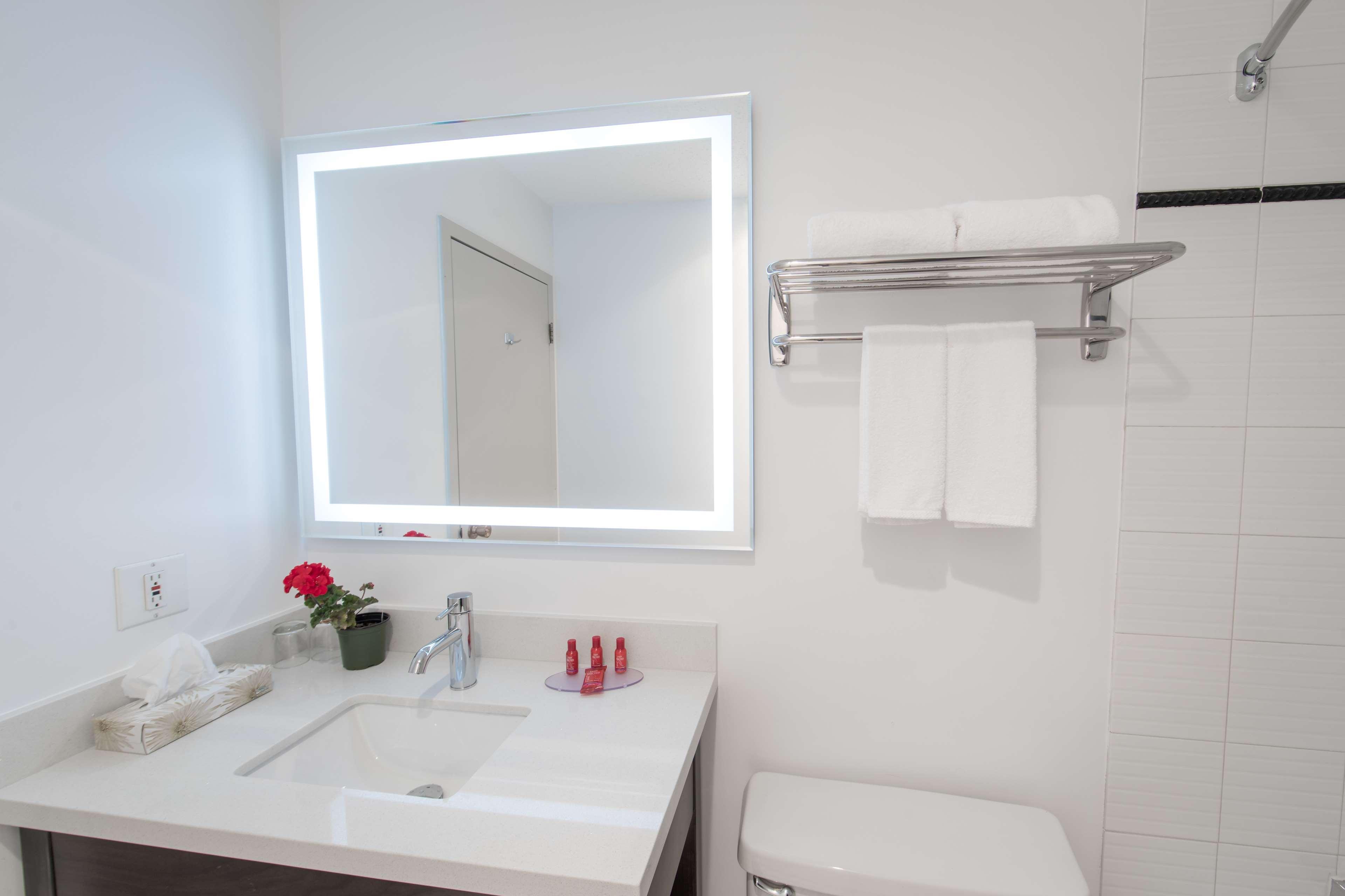 Surestay Hotel By Best Western Castlegar Bagian luar foto